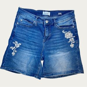 Nicole Miller Soho High Rise Blue Jean Shorts Flower Detail‎ Size 4